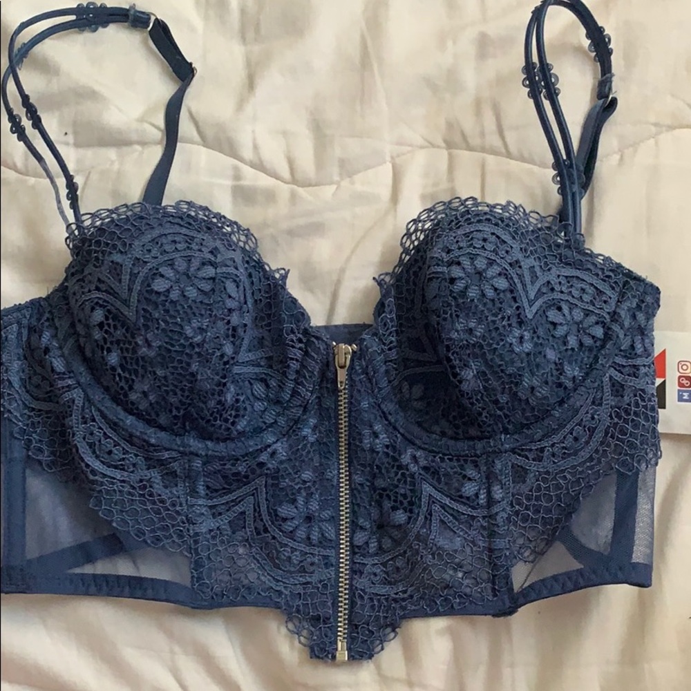 VS Lace Bra